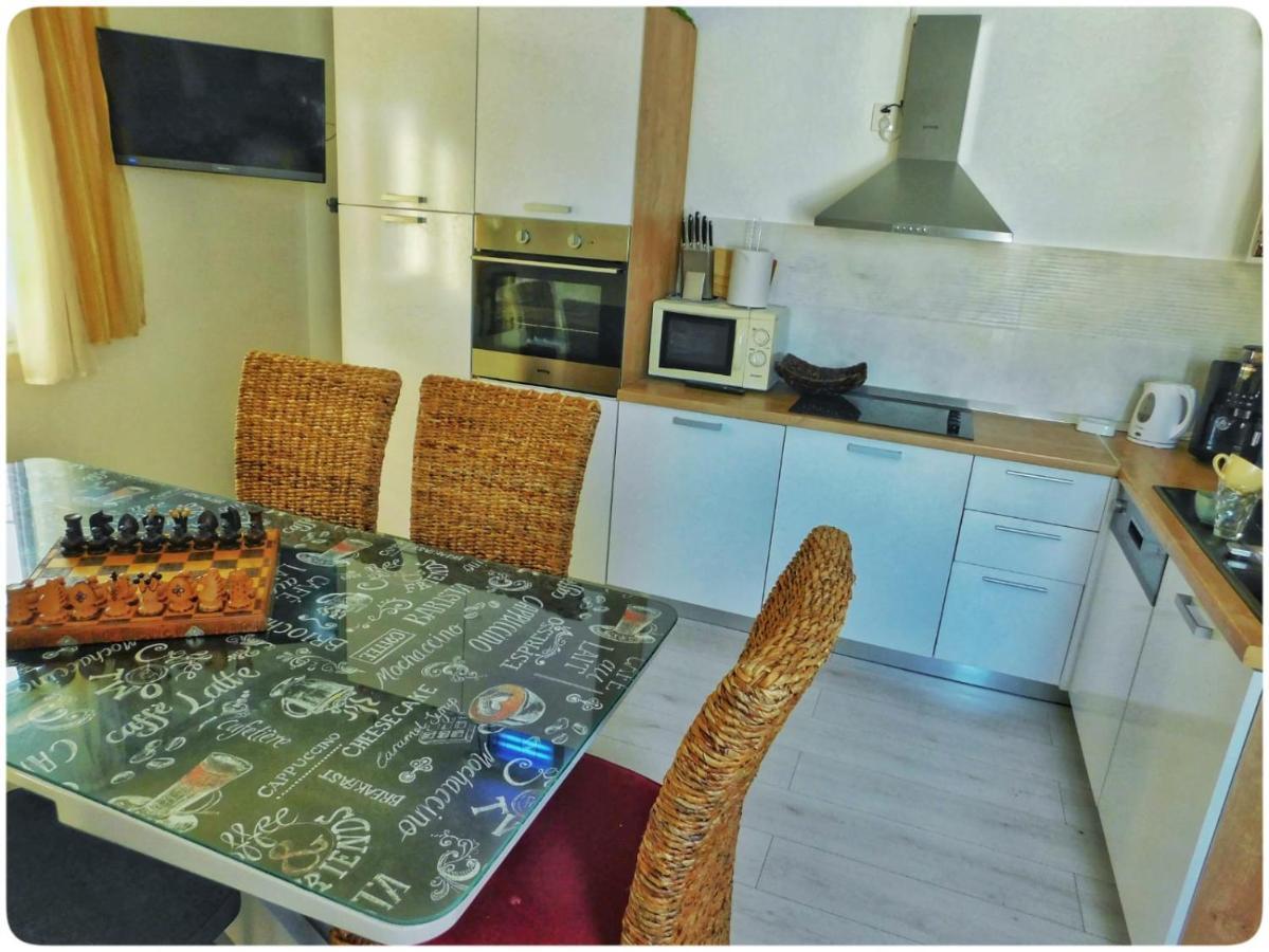 Littlevenice Appartme 50M From Sea Trogir Bagian luar foto