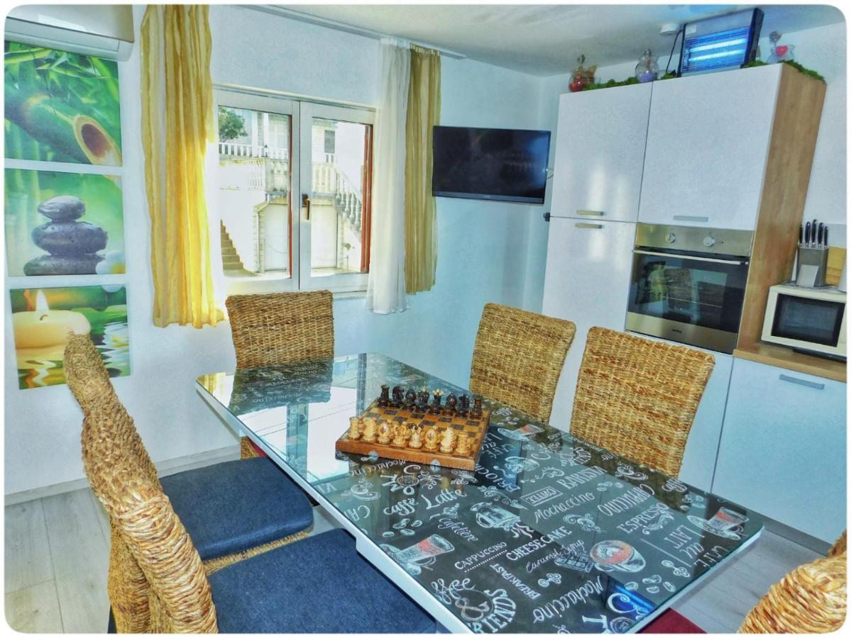 Littlevenice Appartme 50M From Sea Trogir Bagian luar foto