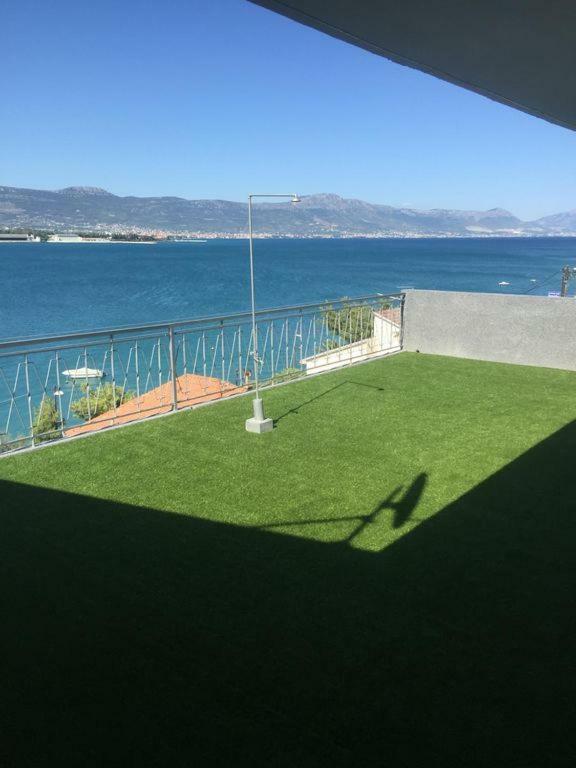 Littlevenice Appartme 50M From Sea Trogir Bagian luar foto